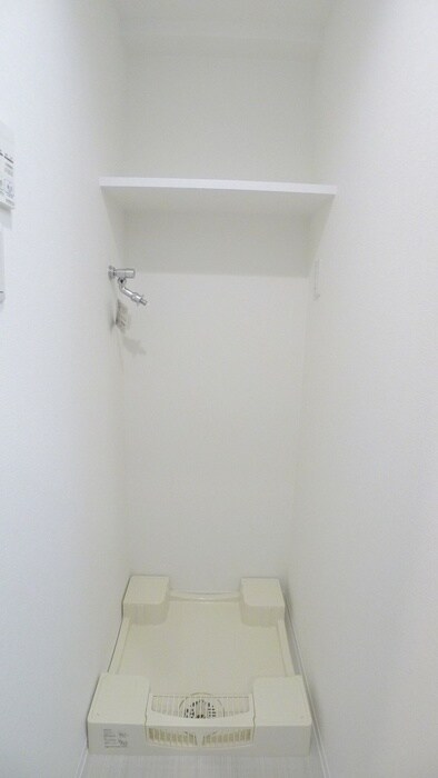 物件内観写真12　(洗濯機置場)