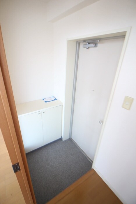 物件内観写真7　(玄関)