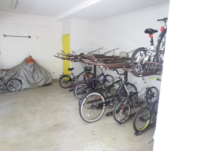 物件外観写真5　(駐輪場)