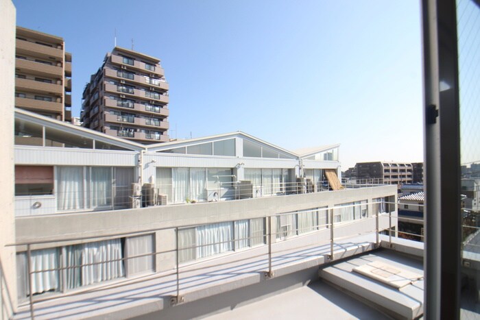 物件内観写真15　(室内からの展望)