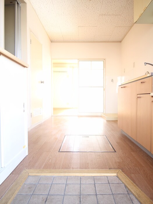 物件内観写真14　(玄関)