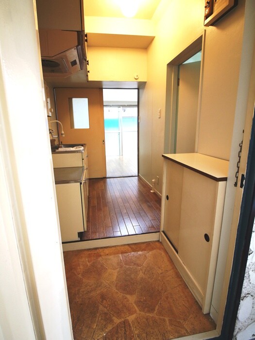 物件内観写真9　(玄関)