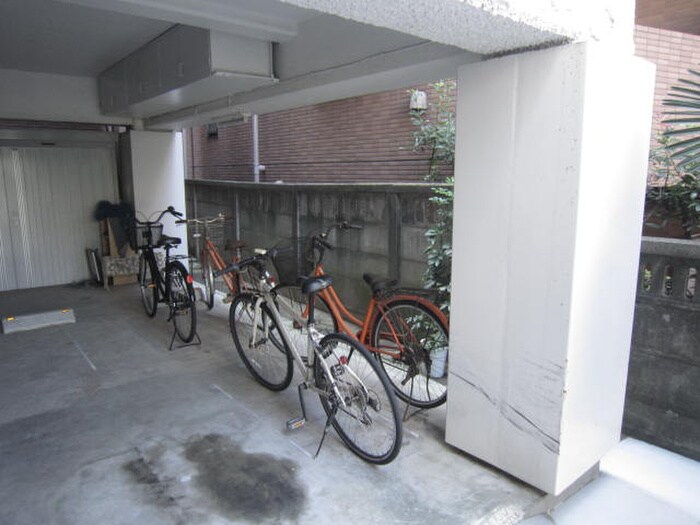 ロジュモン富貴の駐輪場