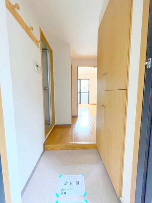 物件内観写真14　(玄関)