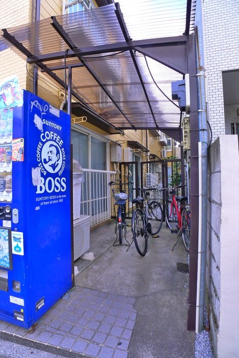 物件外観写真3　(駐輪場)