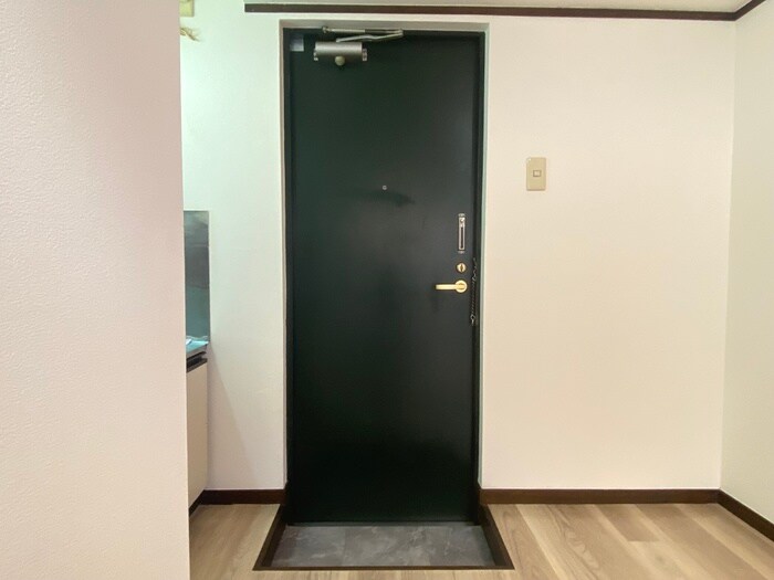 物件内観写真14　(玄関)
