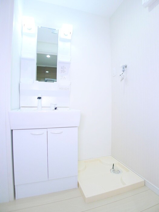 物件内観写真15　(洗濯機置場)