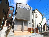 Est　Collinaの外観写真