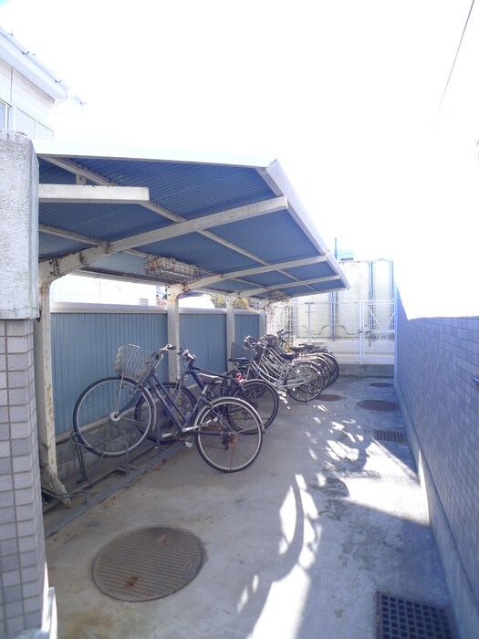 物件外観写真5　(駐輪場)