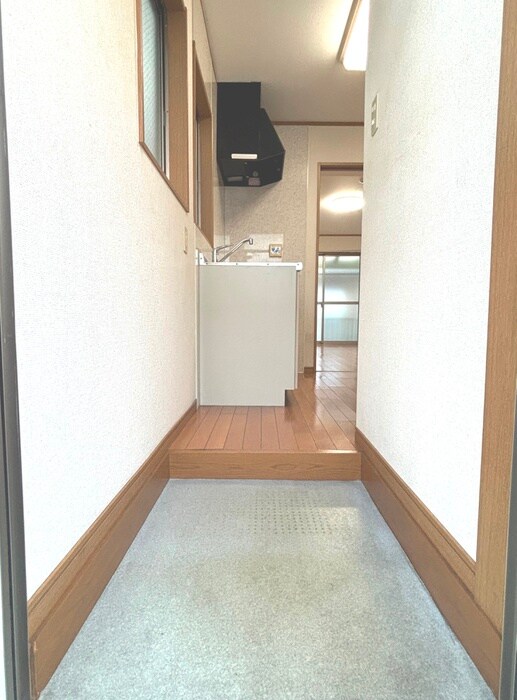 物件内観写真7　(玄関)