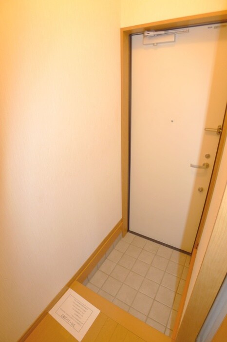 物件内観写真7　(玄関)