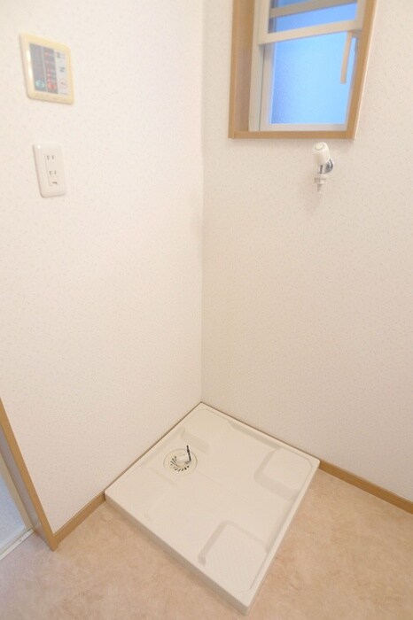 物件内観写真17　(洗濯機置場)