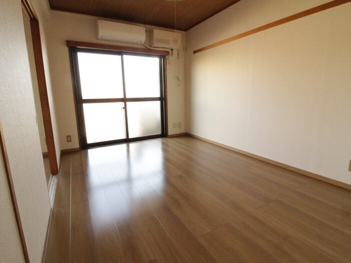 物件内観写真10　(居室)