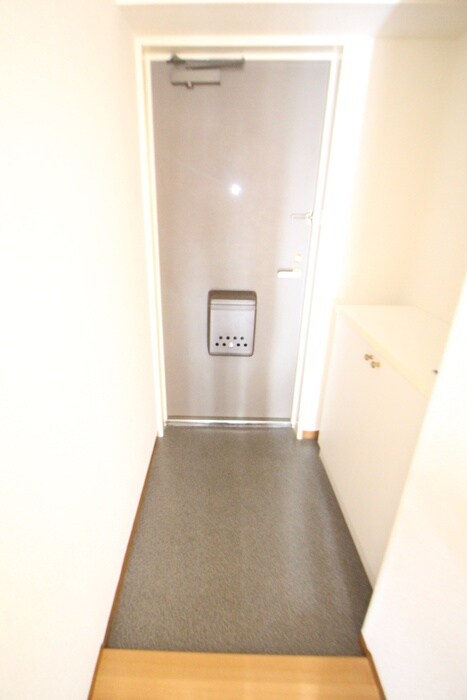 物件内観写真7　(玄関)