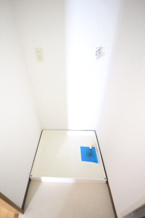 物件内観写真12　(洗濯機置場)