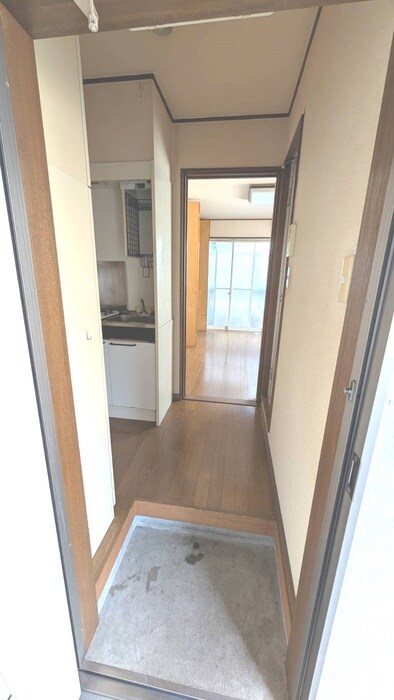 物件内観写真7　(玄関)