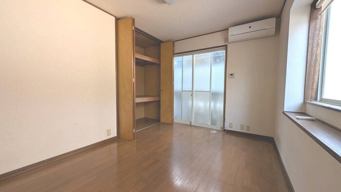 物件内観写真9　(居室)