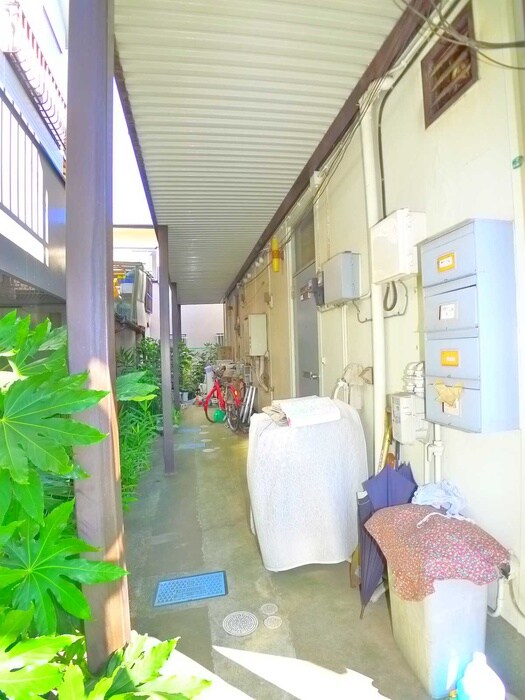 物件外観写真5　(エントランス部分)