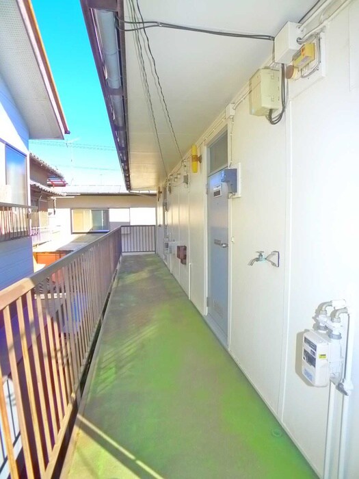 物件外観写真6　(エントランス部分)