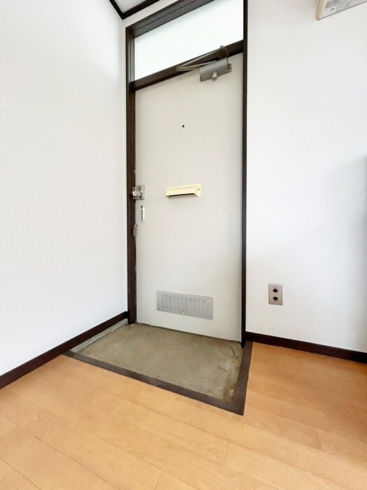物件内観写真14　(玄関)