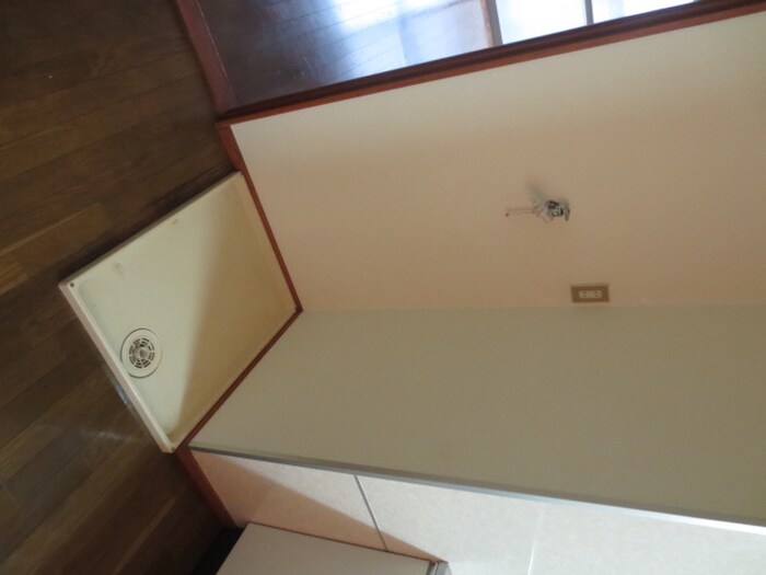 物件内観写真10　(洗濯機置場)