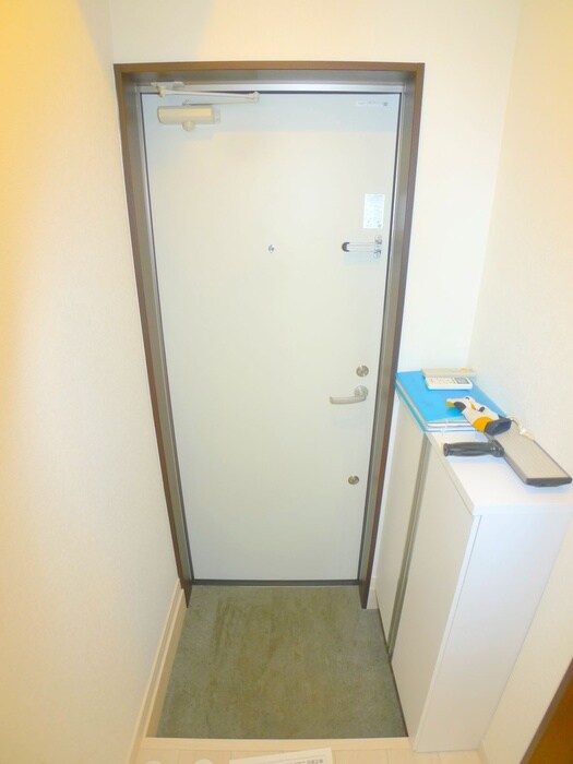 物件内観写真16　(玄関)