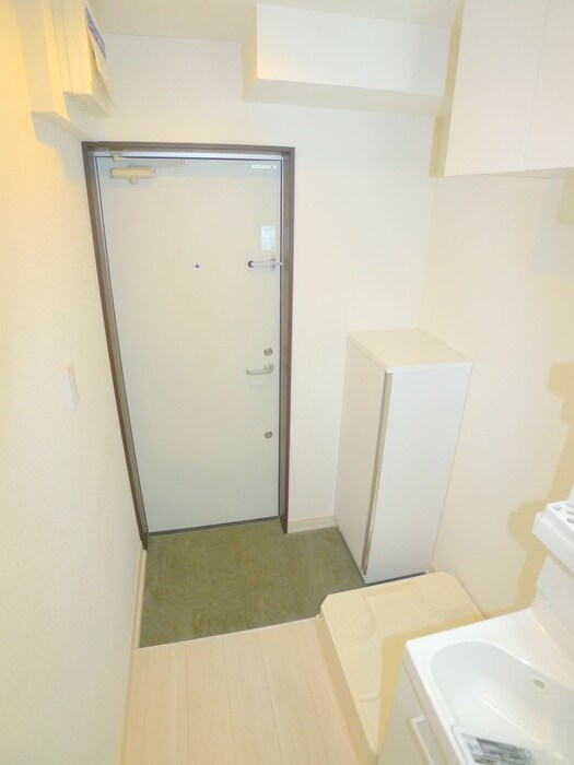 物件内観写真16　(玄関)