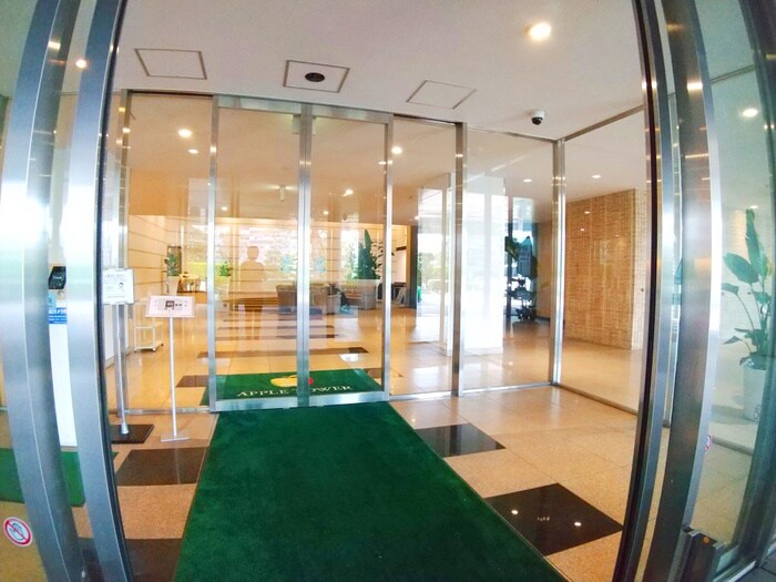 物件外観写真2　(エントランス部分)