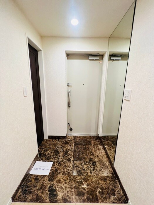 物件内観写真21　(玄関)