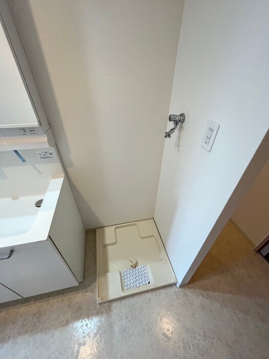 物件内観写真13　(洗濯機置場)