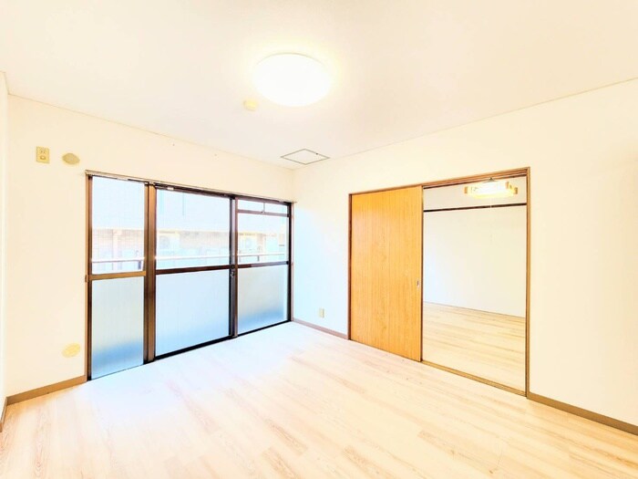 物件内観写真4　(居室)