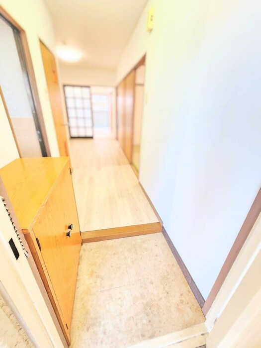 物件内観写真13　(玄関)