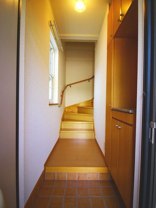 物件内観写真7　(玄関)