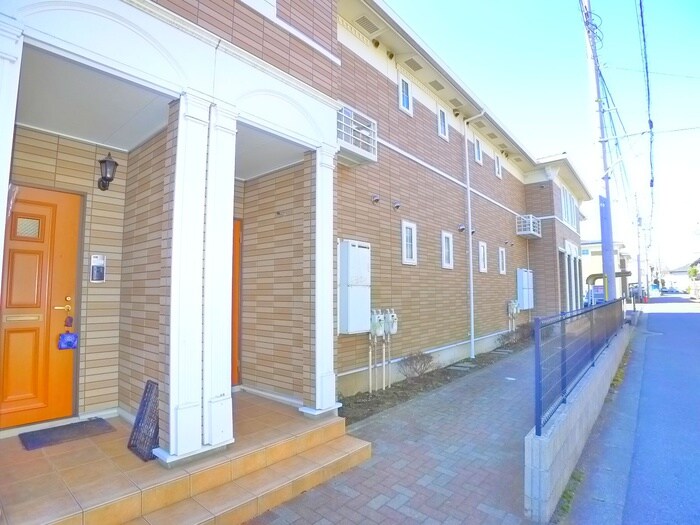 物件外観写真3　(エントランス部分)