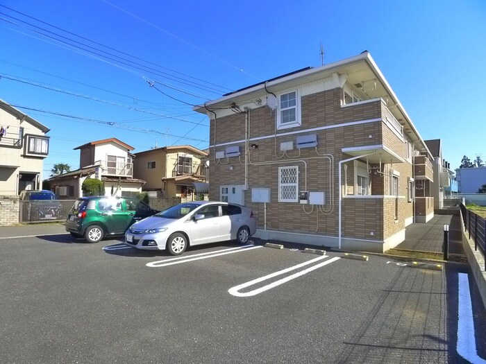 物件外観写真4　(駐車場)