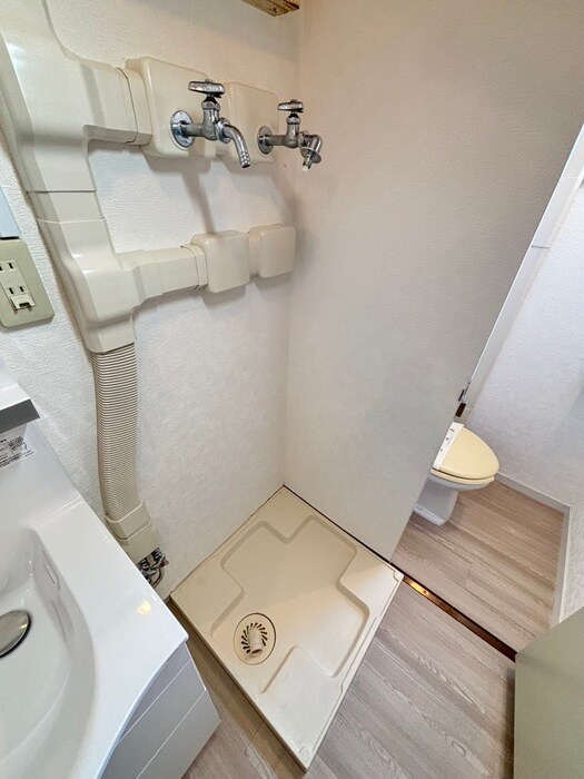 物件内観写真12　(洗濯機置場)