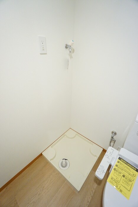 物件内観写真15　(洗濯機置場)