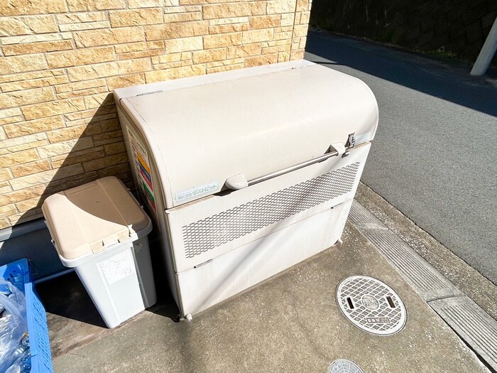 物件外観写真3　(駐輪場)