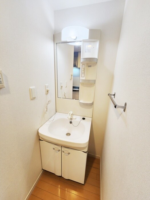 物件内観写真11　(洗面)