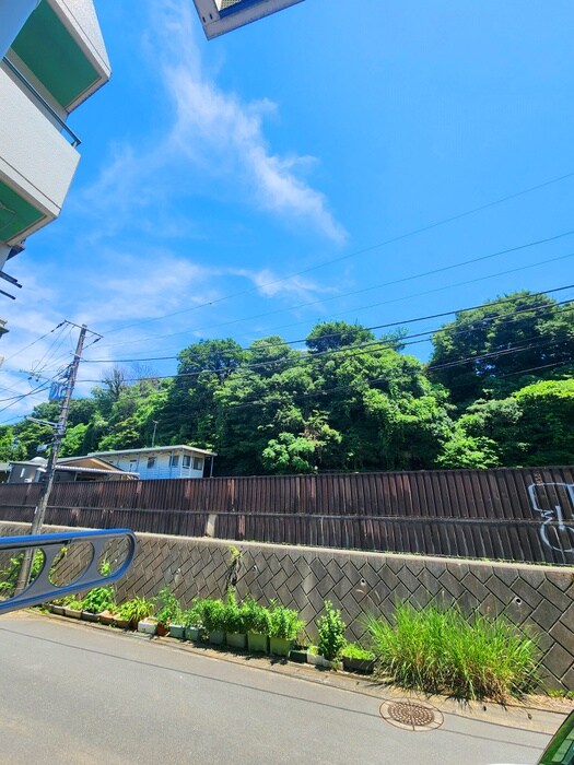 物件内観写真16　(室内からの展望)