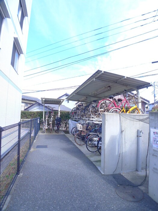 物件外観写真3　(駐輪場)