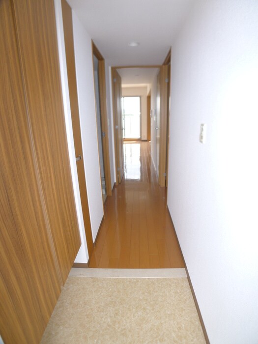 物件内観写真18　(玄関)