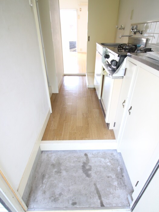 物件内観写真7　(玄関)