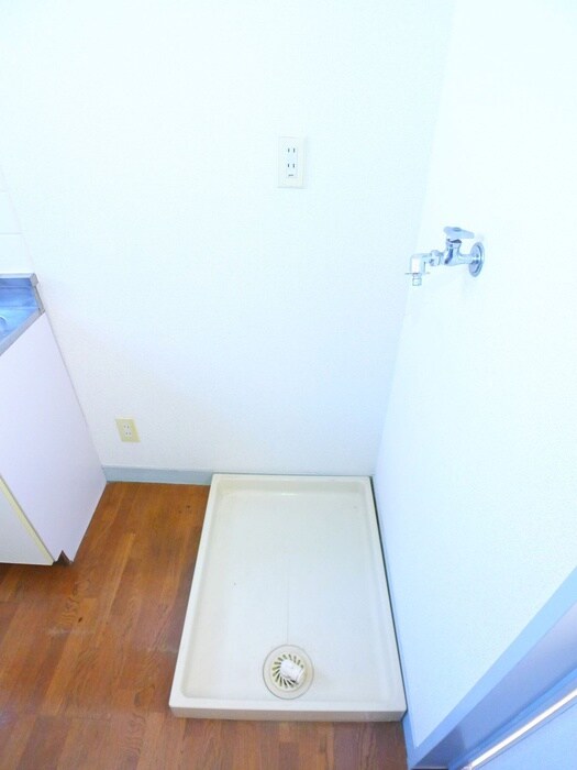 物件内観写真18　(洗濯機置場)