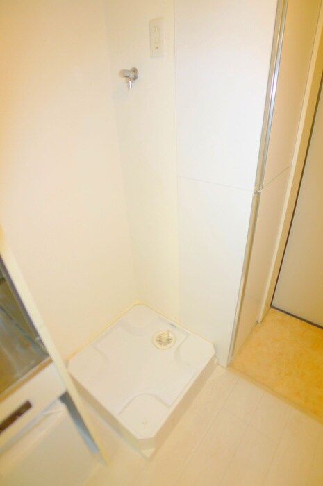 物件内観写真14　(洗濯機置場)