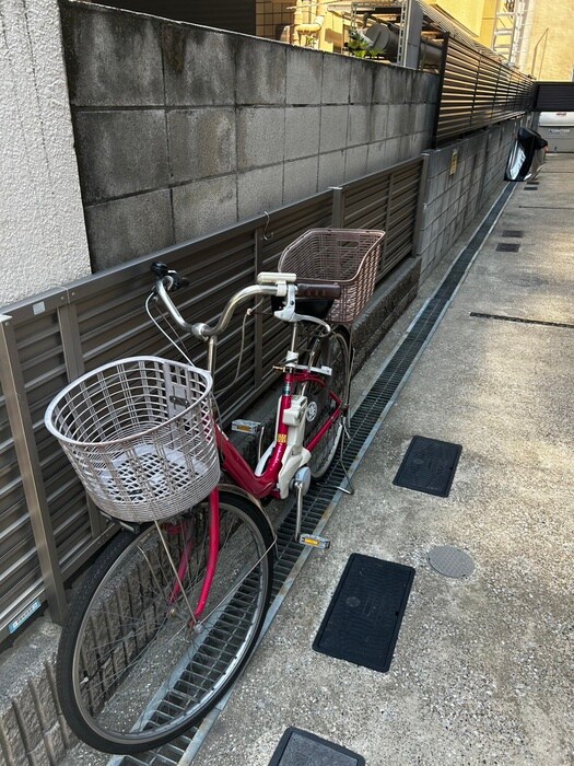 物件外観写真3　(駐輪場)