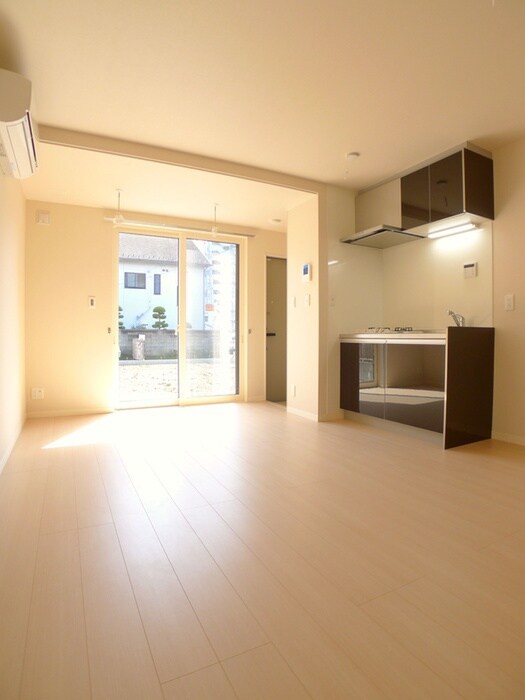 物件内観写真7　(玄関)