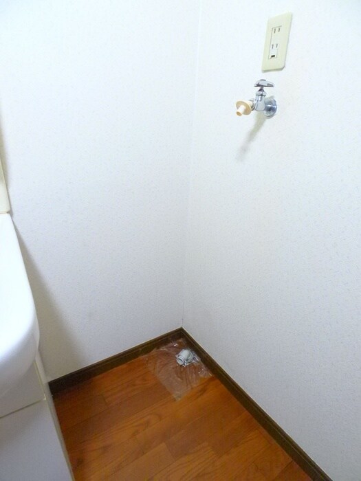 物件内観写真14　(洗濯機置場)