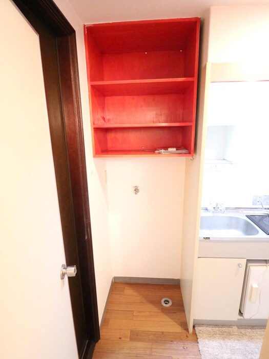 物件内観写真14　(洗濯機置場)