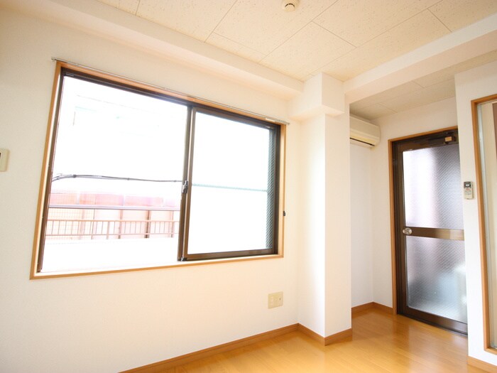 物件内観写真18　(室内からの展望)